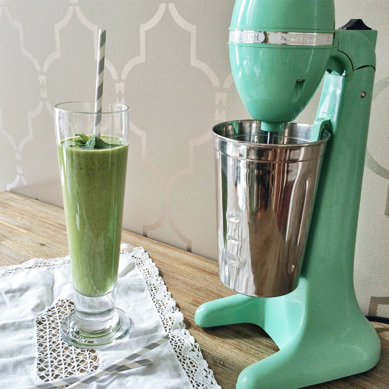 Superfood Shamrock Smoothie // JustineCelina.com