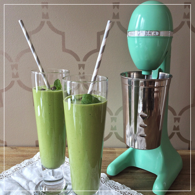 Superfood Shamrock Smoothie // JustineCelina.com