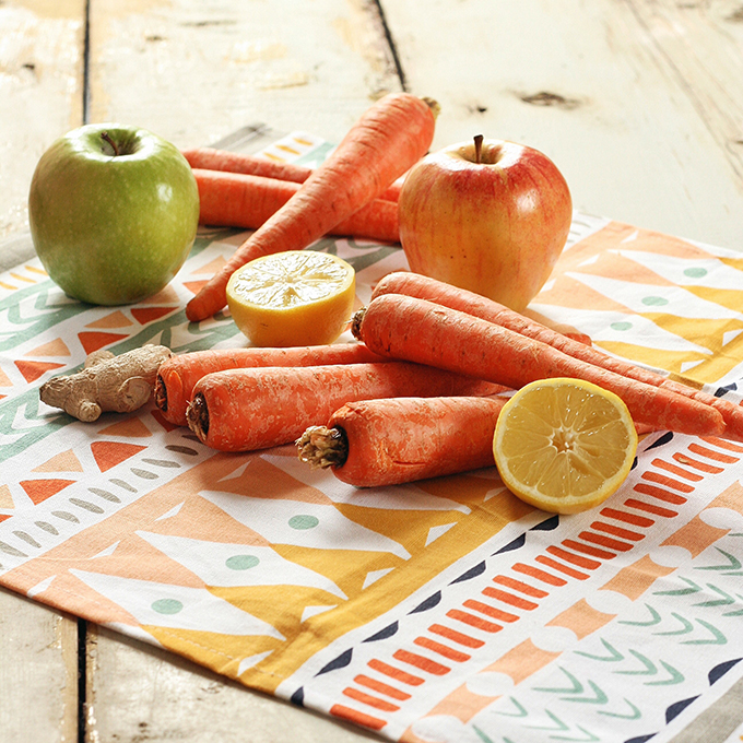 Apple Carrot Lemon Ginger Juice // JustineCelina.com