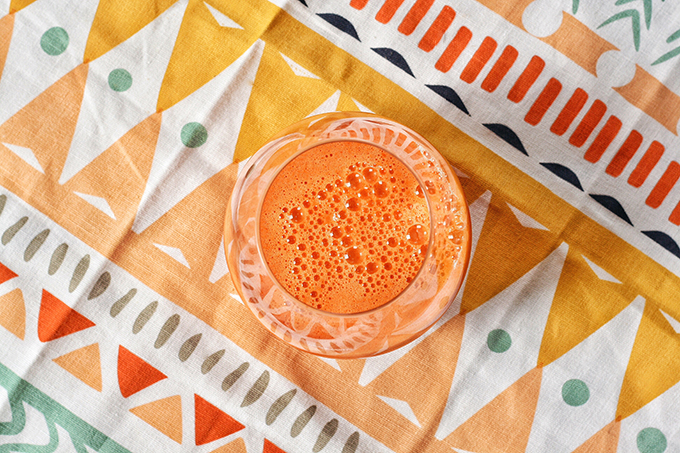 Apple Carrot Lemon Ginger Juice // JustineCelina.com