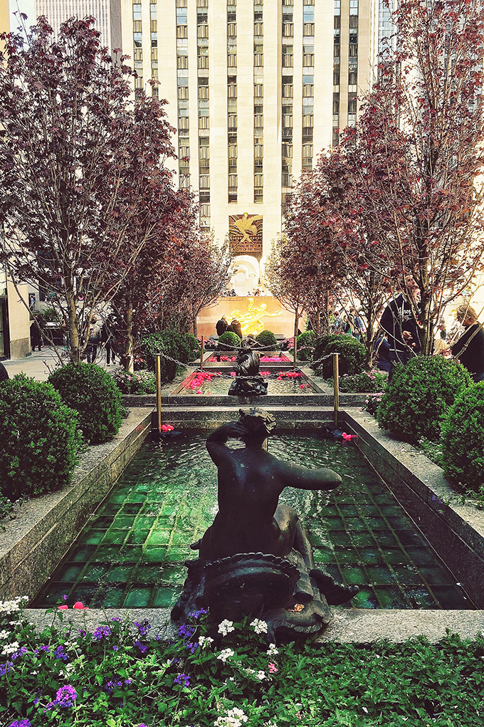 Snapshot | New York City | Rockefeller Center Courtyard // JustineCelina.com