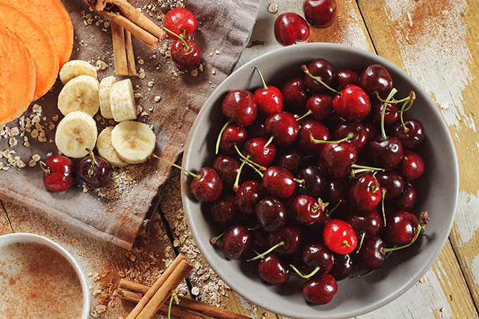 Cherry Crumble Smoothie // JustineCelina.com