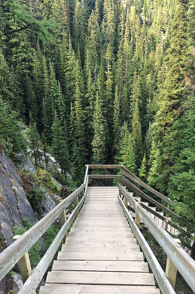 Lake Agnes Tea House Hike, Lake Louise // JustineCelina.com