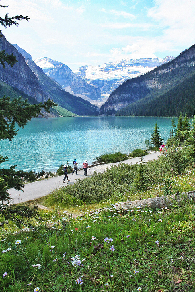 A Day at Lake Louise // JustineCelina.com