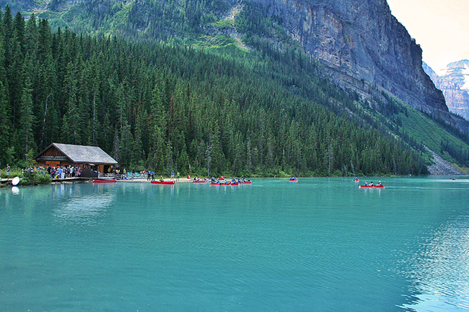 A Day at Lake Louise | Canoe Rentals // JustineCelina.com