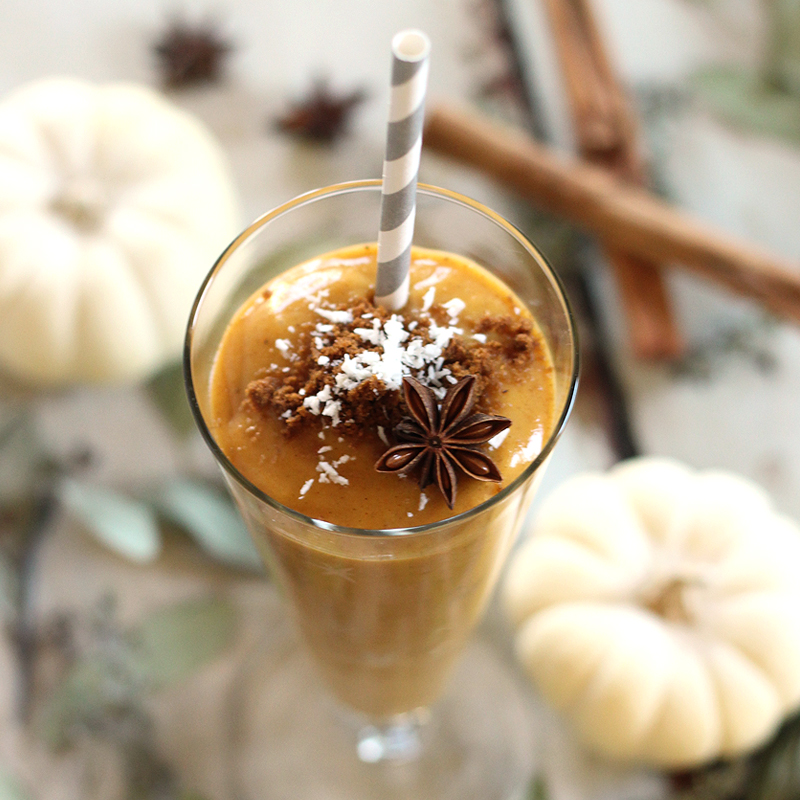 Spicy Pumpkin Persimmon Smoothie // JustineCelina.com