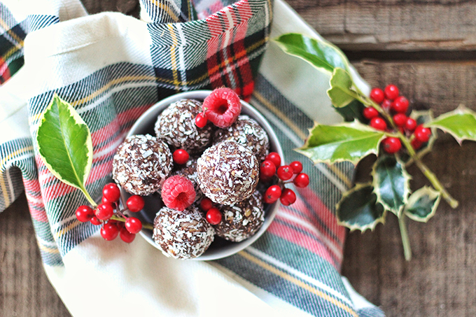 Dark Chocolate Raspberry Energy Bites // JustineCelina.com