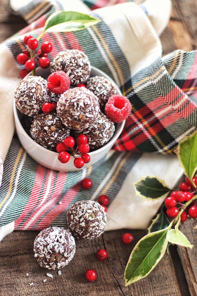 Dark Chocolate Raspberry Energy Bites // JustineCelina.com