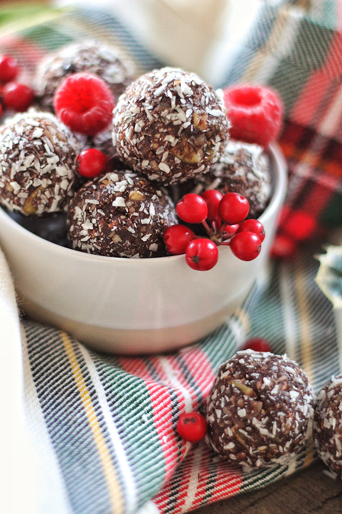 Dark Chocolate Raspberry Energy Bites // JustineCelina.com