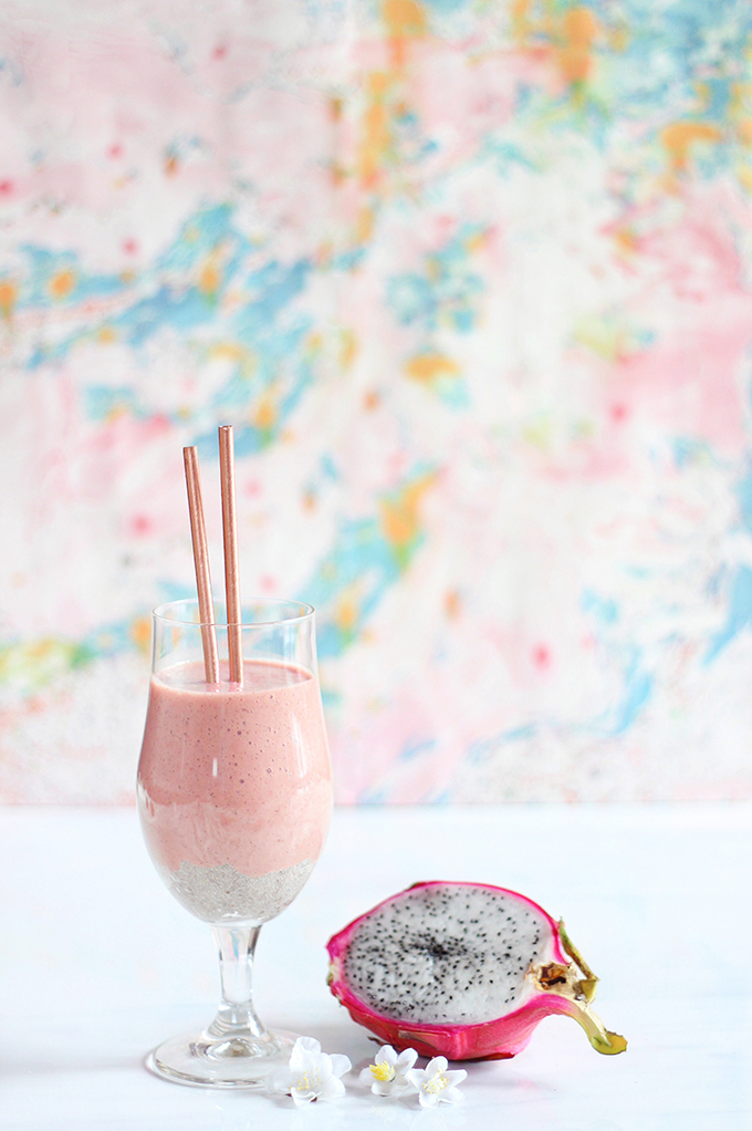 Dragonfruit Bubble Tea Smoothie // JustineCelina.com