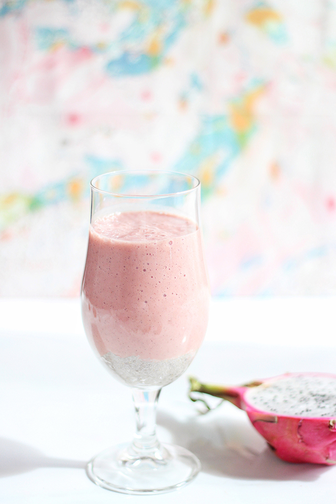 Dragonfruit Bubble Tea Smoothie // JustineCelina.com