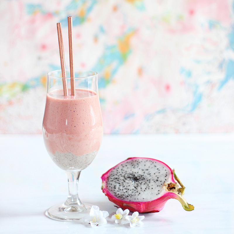 Dragonfruit Bubble Tea Smoothie // JustineCelina.com