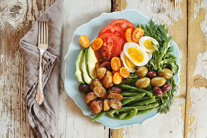 CRUDITÉ STYLE NIÇOISE SALAD // JustineCelina.com