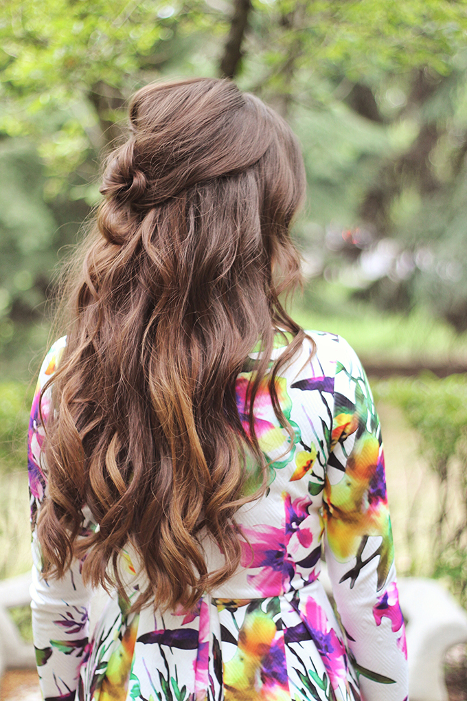 What to Wear to a Spring Wedding | Spring Wedding Guest Hairstyles // JustineCelina.com