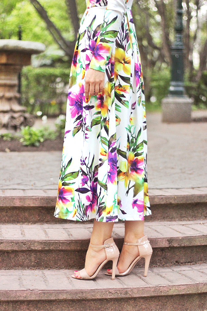 What to Wear to a Spring Wedding | SheIn Muiticolour Long Sleeve Flowery Floral Pastel Dress | Vince Camuto 'Court' Ankle Strap Sandal in Beige | // JustineCelina.com