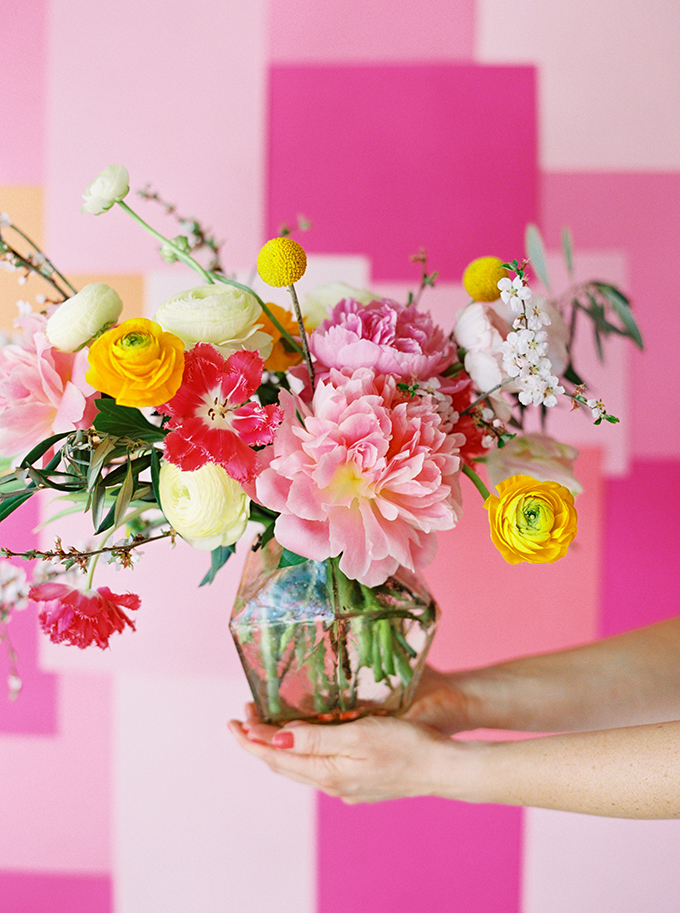 DIY | How to Make a Summer Flower Arrangement with Rebecca Dawn Design // JustineCelina.com