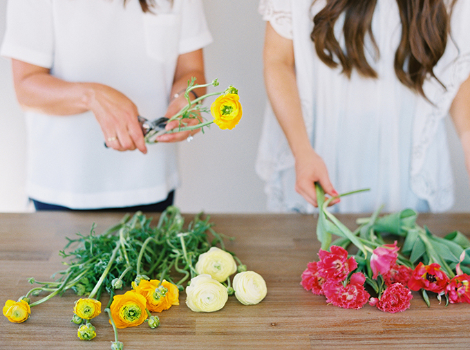 DIY | How to Make a Summer Flower Arrangement with Rebecca Dawn Design | Flower Conditioning // JustineCelina.com