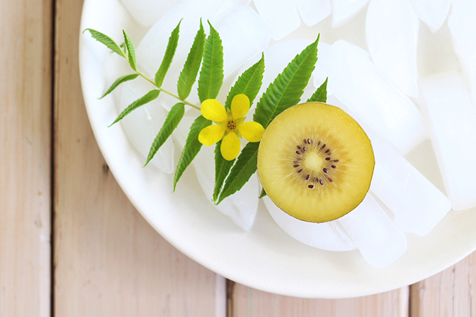 Zespri SunGold Kiwifruit Golden Kiwi Piña Colada Popsicles // JustineCelina.com