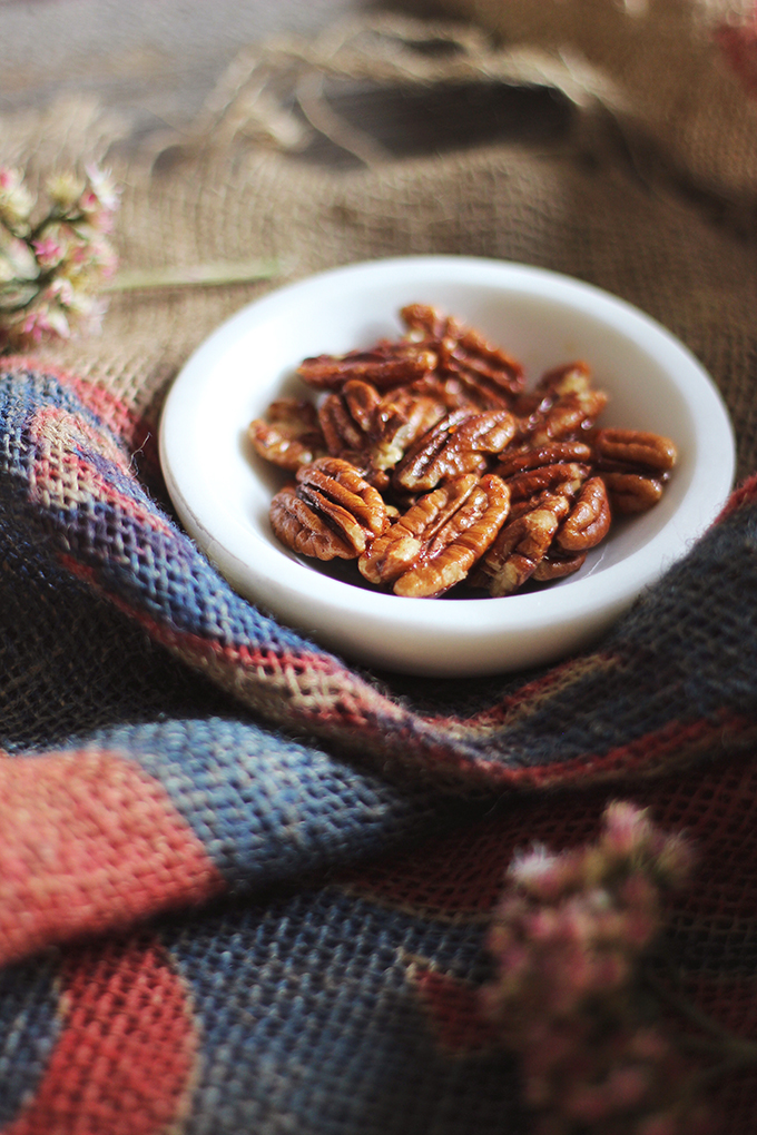Candied Maple Pecans made with 100% Pure Canadian Maple Syrup // JustineCelina.com