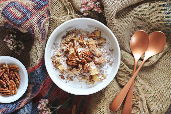 Apple Pie Steel Oats with Candied Maple Pecans // JustineCelina.com