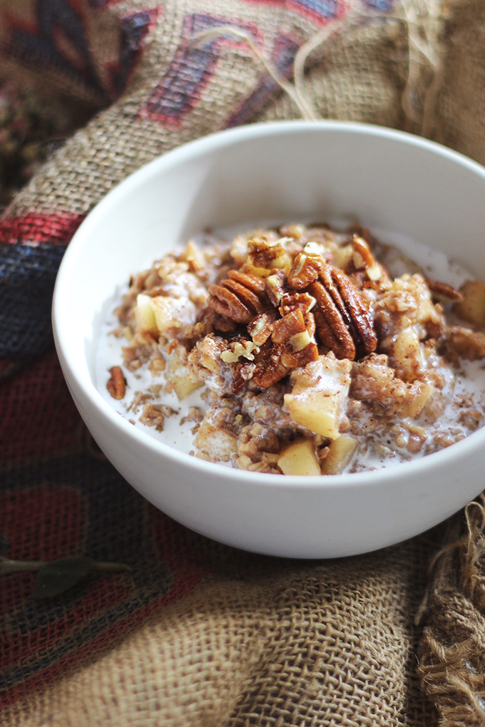 Apple Pie Steel Oats with Candied Maple Pecans // JustineCelina.com