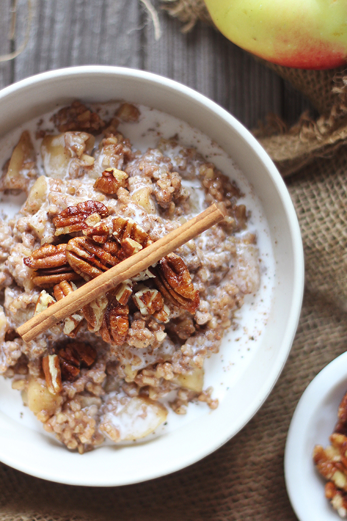 Apple Pie Steel Oats with Candied Maple Pecans // JustineCelina.com