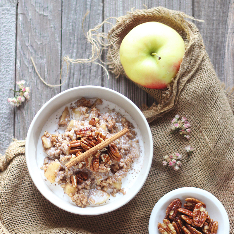 Apple Pie Steel Oats with Candied Maple Pecans // JustineCelina.com