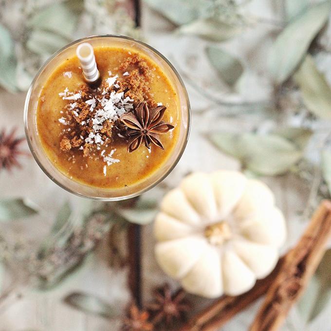 Spicy Pumpkin Persimmon Smoothie // JustineCelina.com