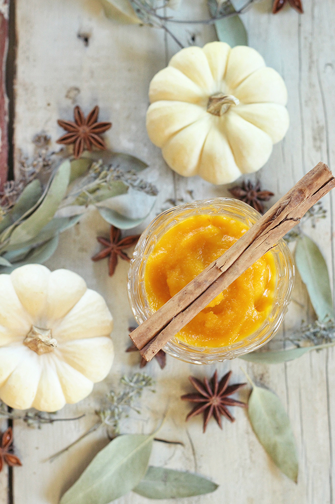 How to Make Homemade Pumpkin Puree // JustineCelina.com