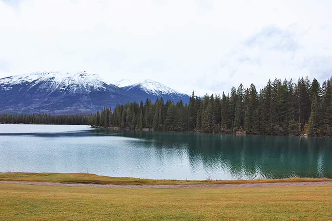 Christmas in November 2016 at the Fairmont Jasper Park Lodge | Beauvert Lake // JustineCelina.com