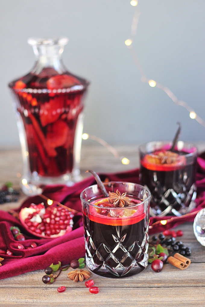 Vanilla Pomegranate Mulled Wine // JustineCelina.com