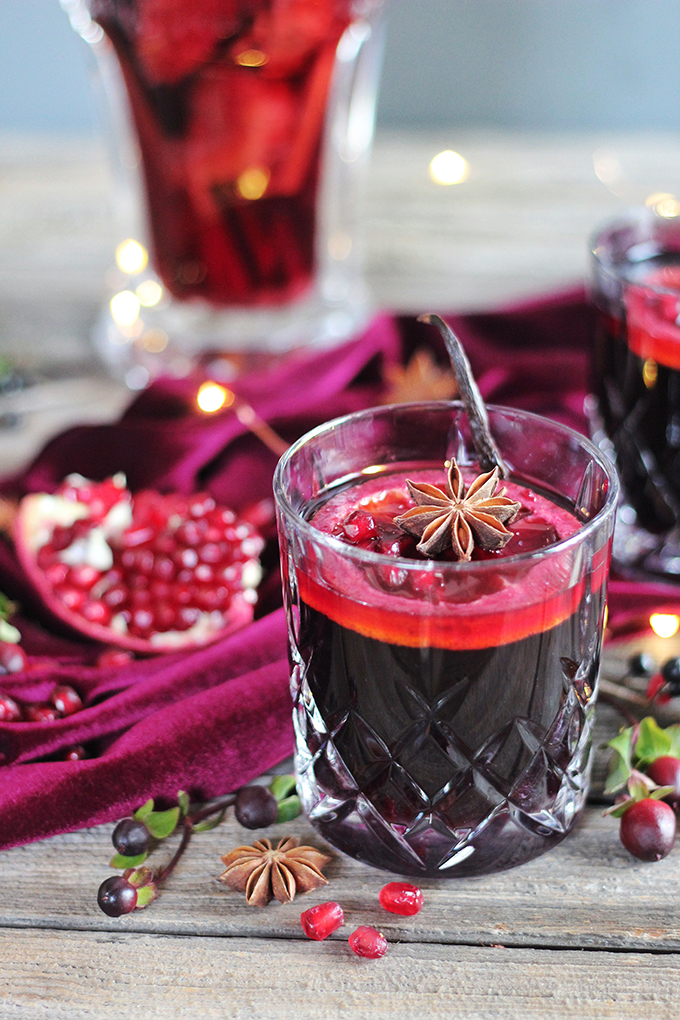 Vanilla Pomegranate Mulled Wine // JustineCelina.com