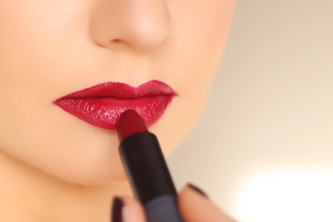 How to Find Your Perfect Red Lipstick | 5 Festive Lipsticks to Try This Holiday Season // JustineCelina.com