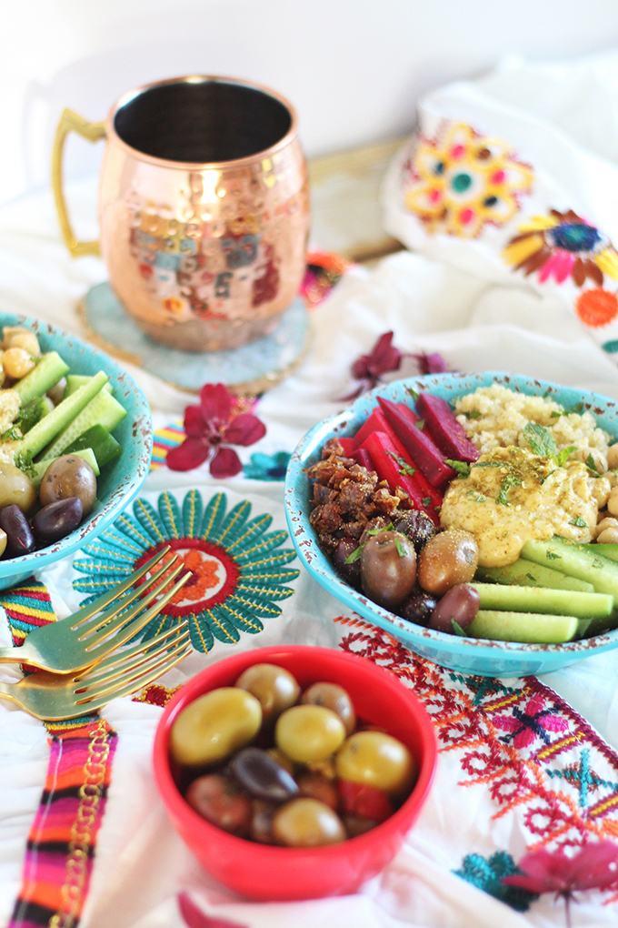 Mediterranean Rainbow Buddha Bowl | Created in Partnership with Sabra Canada #sponsored // JustineCelina.com | #glutenfree #dairyfree #vegan