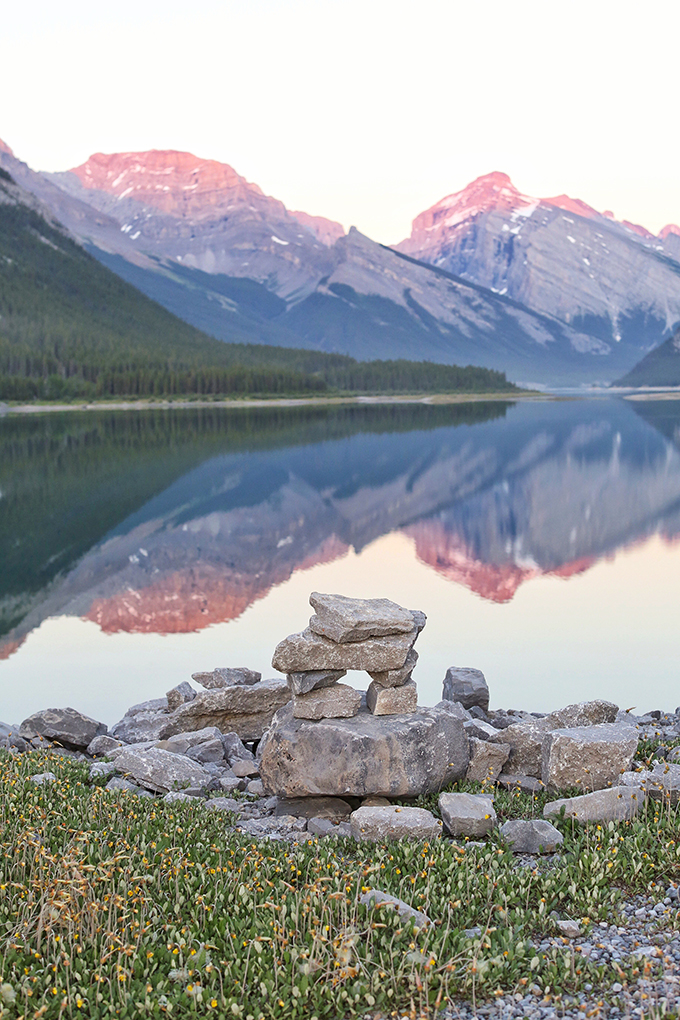 Checking In: 2017 Goals & Cultivating Balance | Pink Sunset over Spray Lakes, Canmore, Alberta // JustineCelina.com