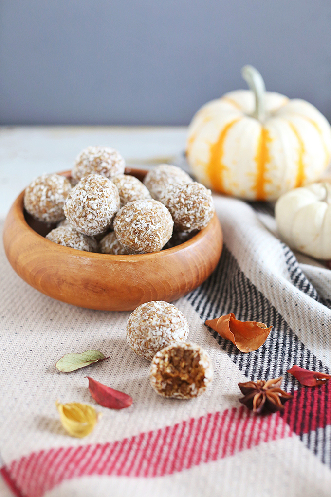 Plant Based Pumpkin Pie Energy Bites | #Vegan, #GlutenFree, #RefinedSugarFree // JustineCelina.com