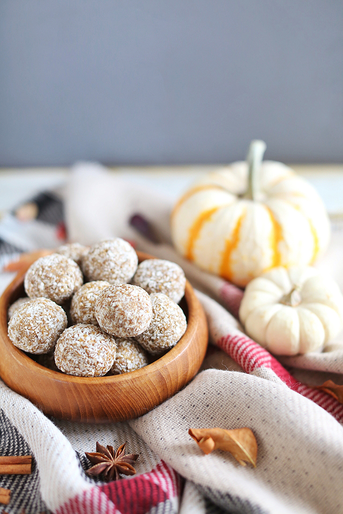 Plant Based Pumpkin Pie Energy Bites | #Vegan, #GlutenFree, #RefinedSugarFree // JustineCelina.com