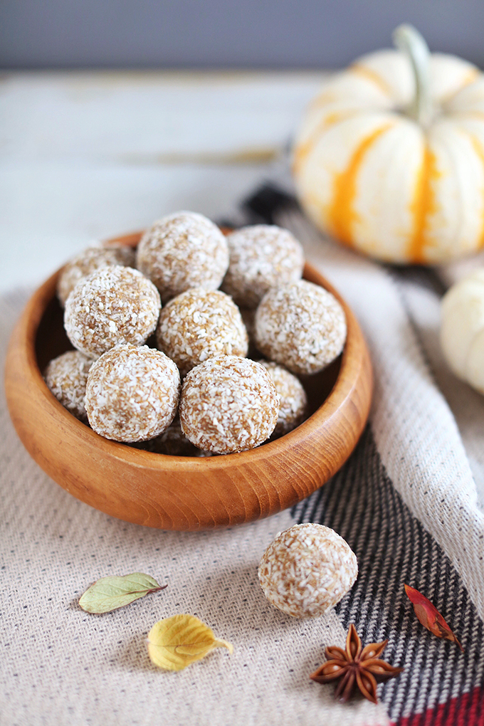 Plant Based Pumpkin Pie Energy Bites | #Vegan, #GlutenFree, #RefinedSugarFree // JustineCelina.com