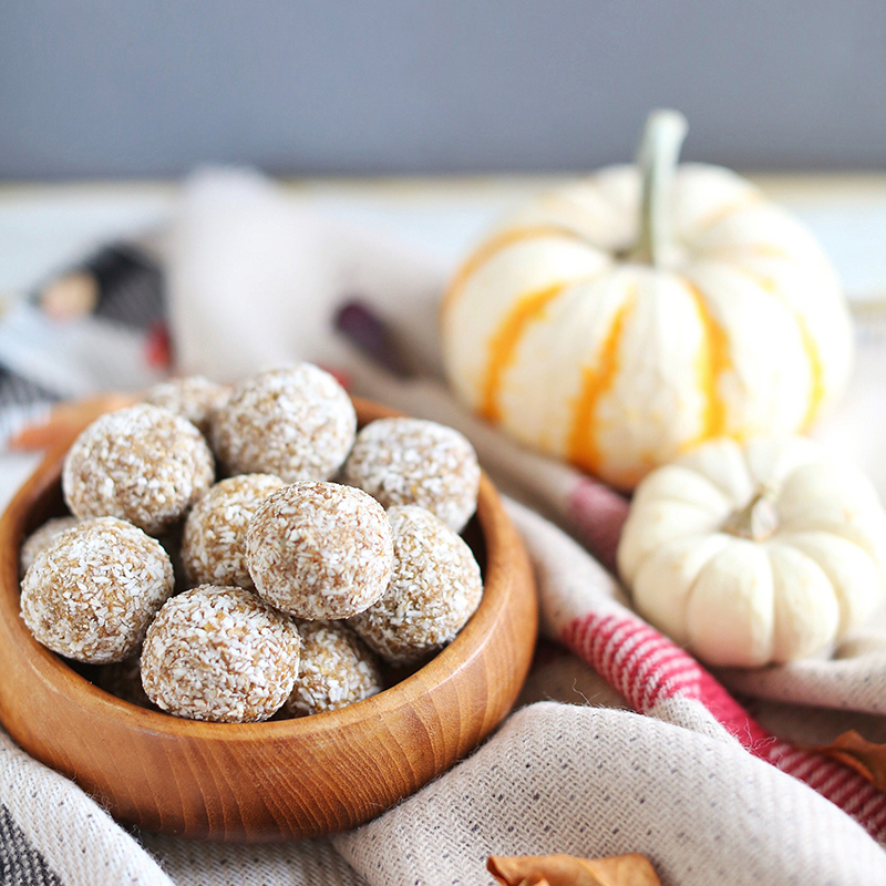 Plant Based Pumpkin Pie Energy Bites | #Vegan, #GlutenFree, #RefinedSugarFree // JustineCelina.com