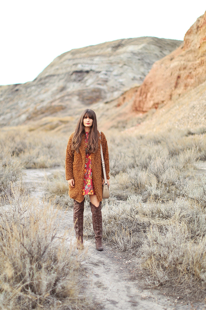 Autumn 2017 Trend Guide | That 70’s Style | Alberta Travel Fashion Blogger, Star Mine Suspension Bridge | Drumheller, Alberta | Alberta Badlands // JustineCelina.com