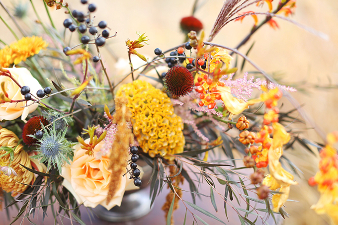 The Most Beautiful Autumn Arrangement, Ever | Autumn 2017 Flower Ideas | Modern Autumn Wedding Bouquet Ideas | Modern Autumn Wedding Flower Ideas | Pantone Fall 2017 Colour Trends Flowers // JustineCelina.com x Rebecca Dawn Design 