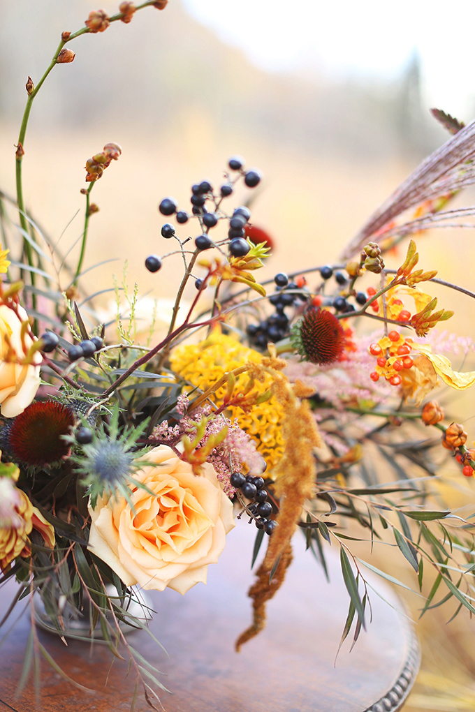 The Most Beautiful Autumn Arrangement, Ever | Autumn 2017 Flower Ideas | Modern Autumn Wedding Bouquet Ideas | Modern Autumn Wedding Flower Ideas | Pantone Fall 2017 Colour Trends Flowers // JustineCelina.com x Rebecca Dawn Design