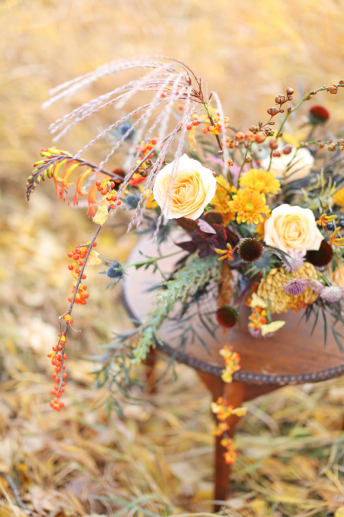 The Most Beautiful Autumn Arrangement, Ever | Autumn 2017 Flower Ideas | Modern Autumn Wedding Bouquet Ideas | Modern Autumn Wedding Flower Ideas | Pantone Fall 2017 Colour Trends Flowers // JustineCelina.com x Rebecca Dawn Design