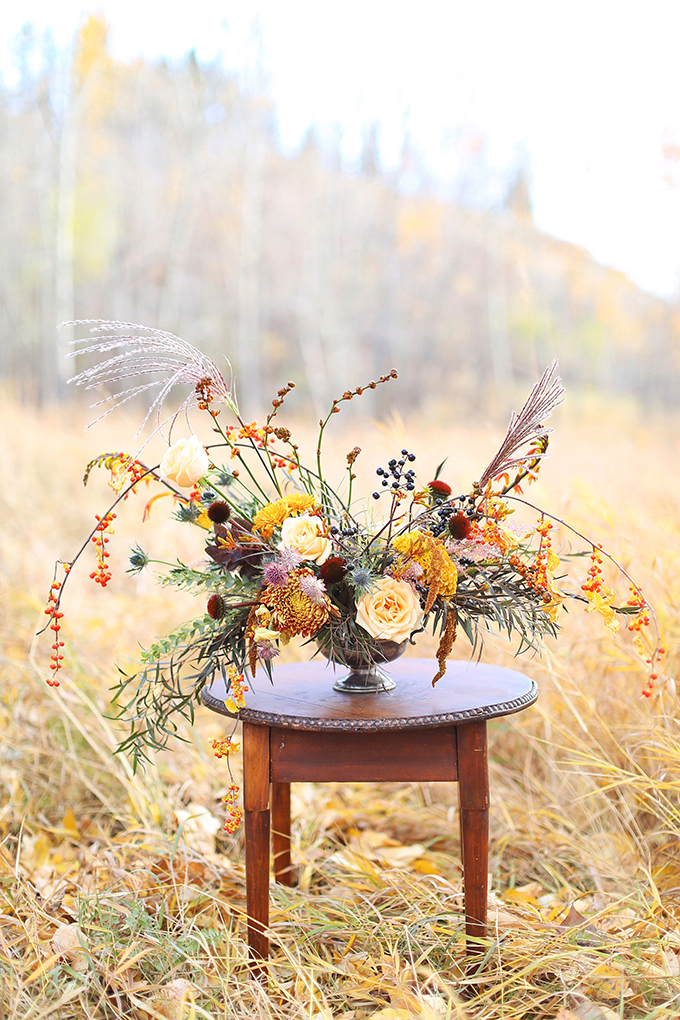 The Most Beautiful Autumn Arrangement, Ever | Autumn 2017 Flower Ideas | Modern Autumn Wedding Bouquet Ideas | Modern Autumn Wedding Flower Ideas | Pantone Fall 2017 Colour Trends Flowers // JustineCelina.com x Rebecca Dawn Design