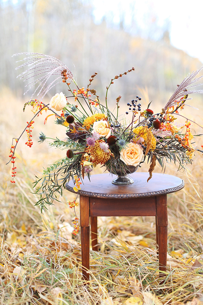 The Most Beautiful Autumn Arrangement, Ever | Autumn 2017 Flower Ideas | Modern Autumn Wedding Bouquet Ideas | Modern Autumn Wedding Flower Ideas | Pantone Fall 2017 Colour Trends Flowers // JustineCelina.com x Rebecca Dawn Design