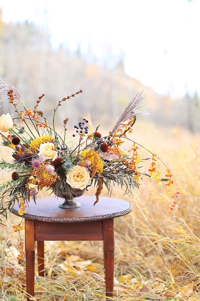 The Most Beautiful Autumn Arrangement, Ever | Autumn 2017 Flower Ideas | Modern Autumn Wedding Bouquet Ideas | Modern Autumn Wedding Flower Ideas | Pantone Fall 2017 Colour Trends Flowers // JustineCelina.com x Rebecca Dawn Design