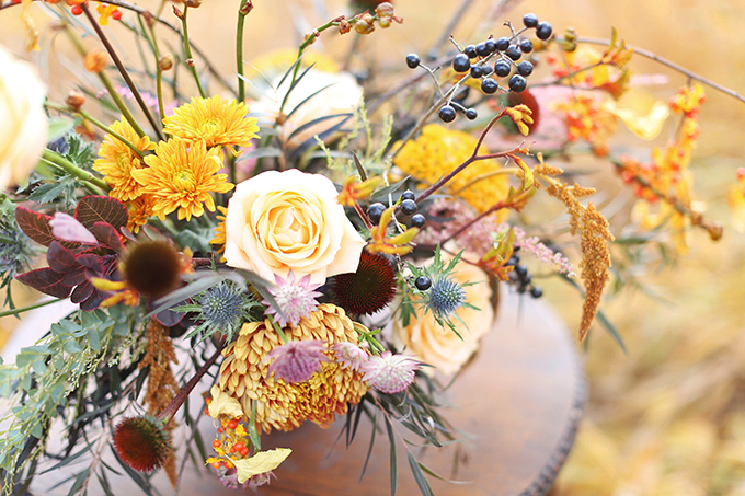 The Most Beautiful Autumn Arrangement, Ever | Autumn 2017 Flower Ideas | Modern Autumn Wedding Bouquet Ideas | Modern Autumn Wedding Flower Ideas | Pantone Fall 2017 Colour Trends Flowers // JustineCelina.com x Rebecca Dawn Design