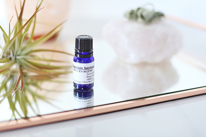 Thieves Essential Oil Blend Photos, Review | December 2017 Favourites // JustineCelina.com