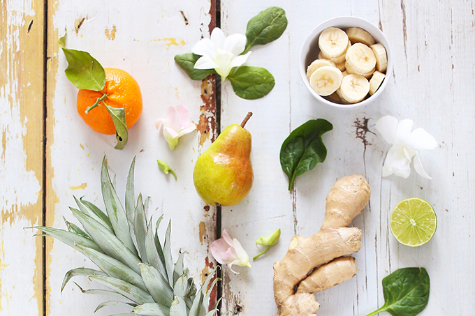 Tropical Zinger Green Smoothie | #dairyfree #glutenfree #refinedsugarfree // JustineCelina.com