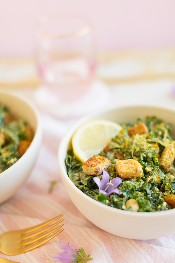 #Vegan Kale Caesar Salad with #GlutenFree Croutons | The Best Vegan Kale Ceasar Salad Recipe | Healthy, #PlantBased Summer Recipes | #MeatlessMonday // JustineCelina.com